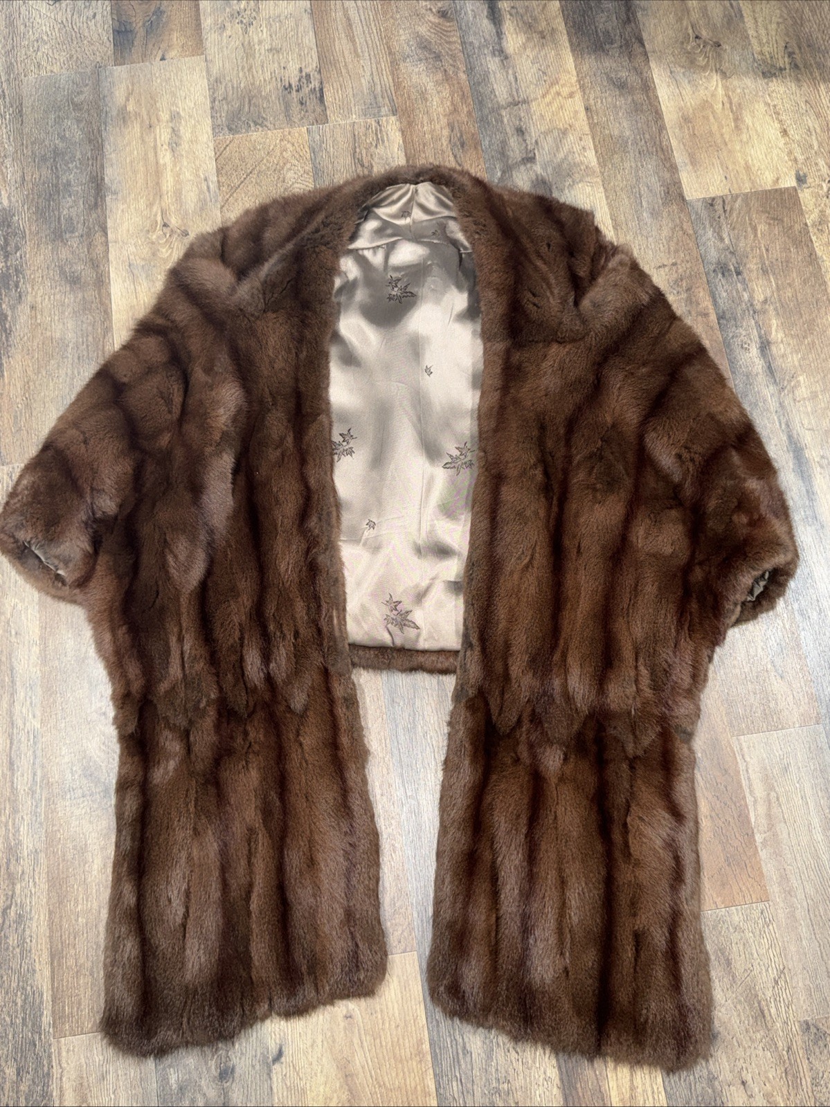 VINTAGE FUR LABEL AUTHORITY MINK FUR STOLE WRAP SHAWL CAPE Possibly 1960s