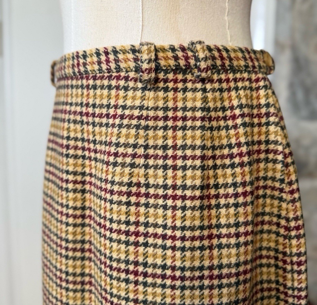 1960s Wool Houndstooth Plaid Vintage Shin Length Skirt Academia Preppy Size 6