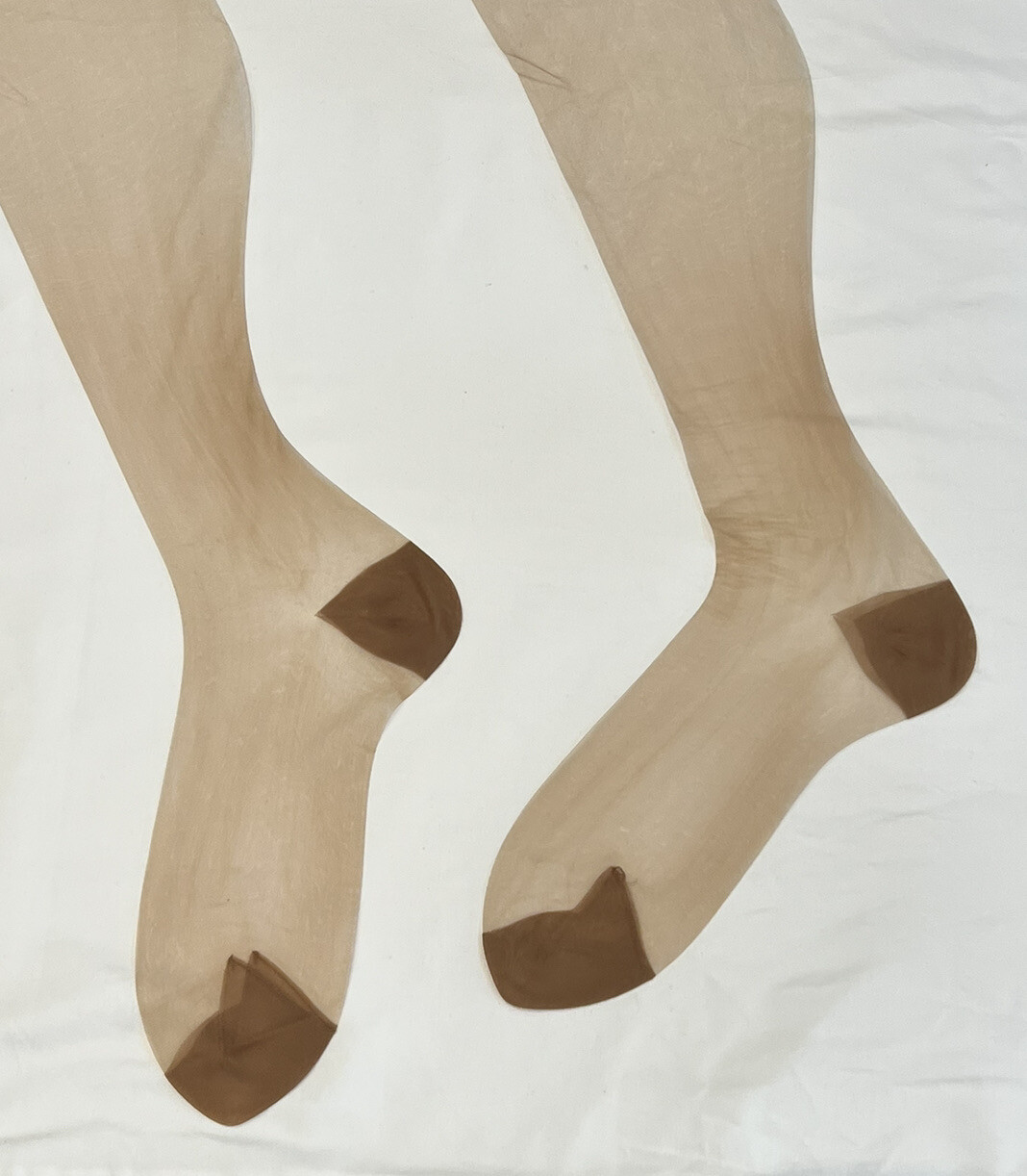 ISIS COUTURE Vintage stockings – RHT run proof lock stitch mesh nylon 10 33inch