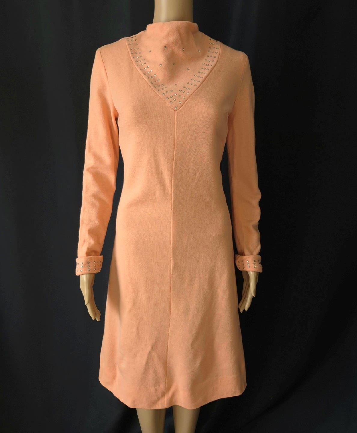Mid-Century Mod 1960s Vintage SPARKLY PEACH KNIT PARTY SWEATER DRESS – S/M