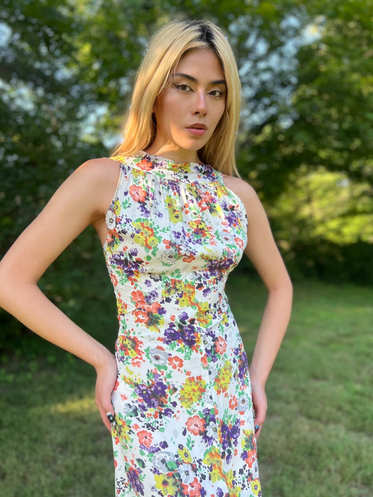 ALLURING 1930’S MULTI FLORAL RAYON DRESS W OPEN BACK