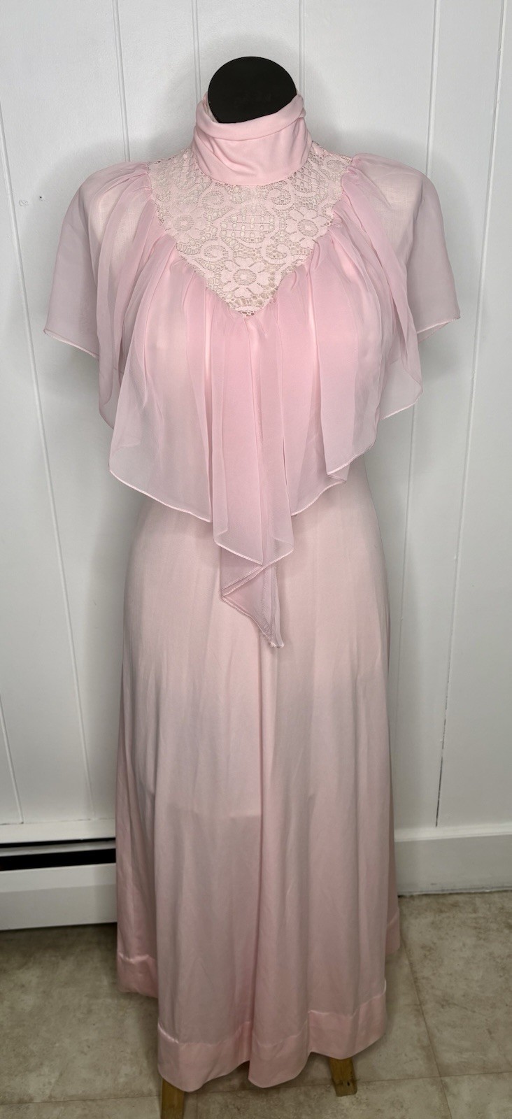 VINTAGE 1970s Flutter Pink Maxi Dress Lace Romantic Union Made Cottagecore 70’s