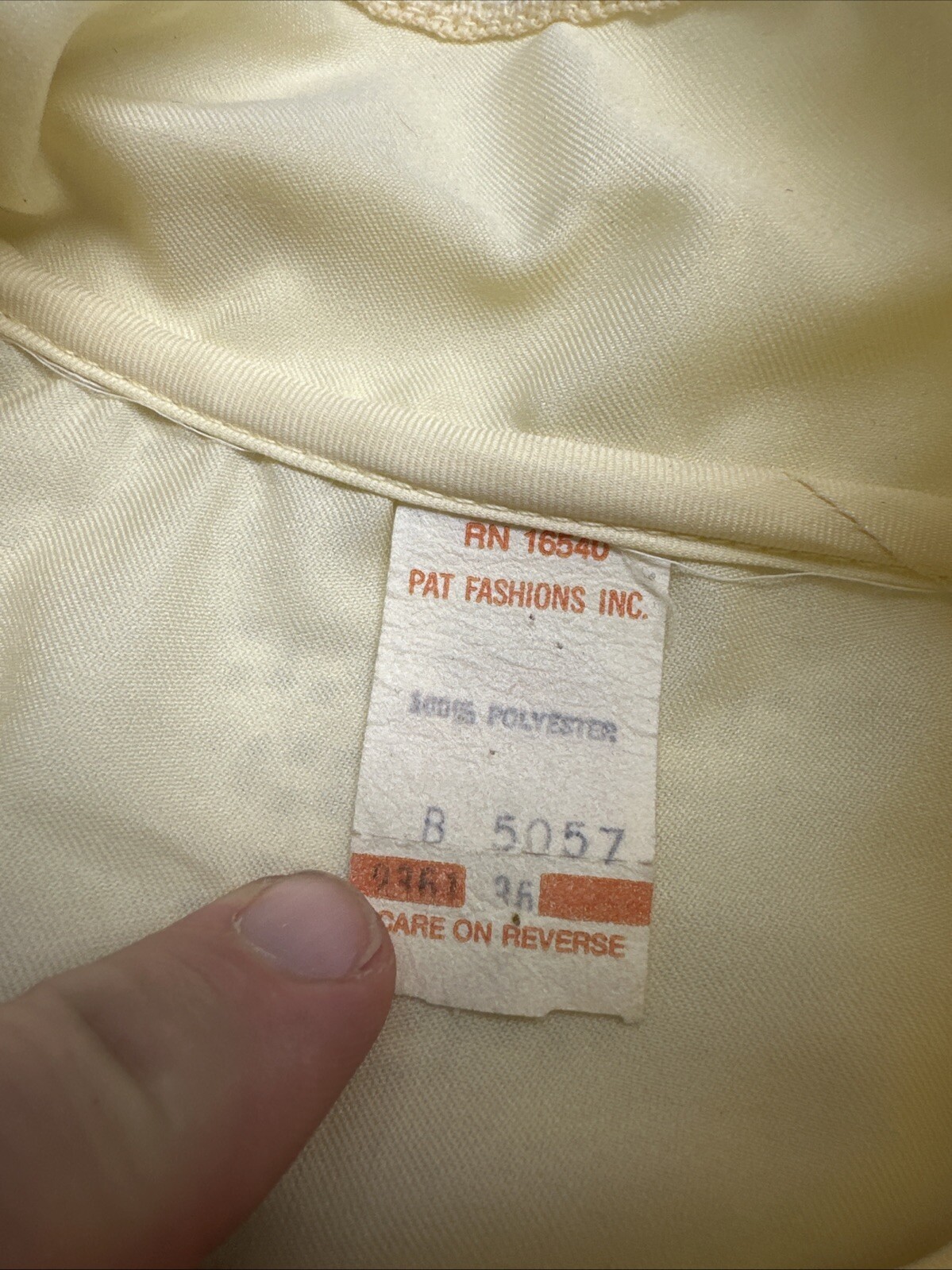 Vintage 80’s Women’s Pat Fashions Cream Blouse Size Large Canary Yellow