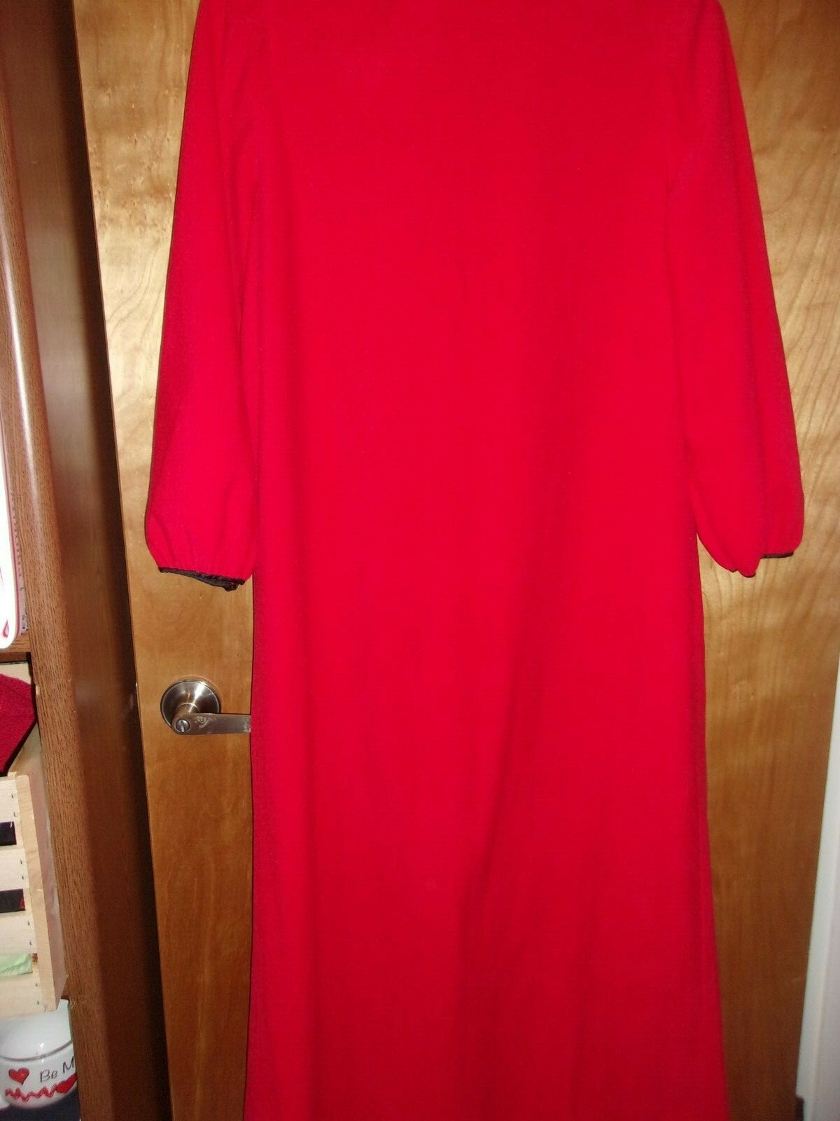 WOMAN’S VINTAGE ROBE GOWN RED VELOUR SIZE MEDIUM 6 INCH ZIPPER AT NECK JC PENNY