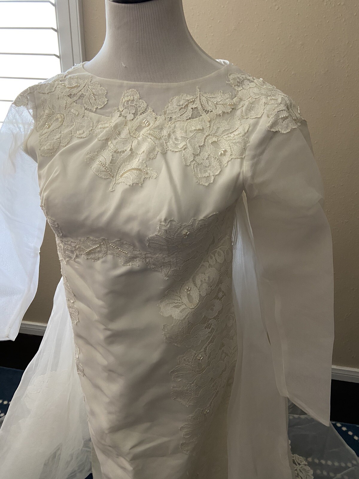 vintage 60’s MOD wedding dress Alfred Angelo Edythe Vincent Lace Beads size 2/4