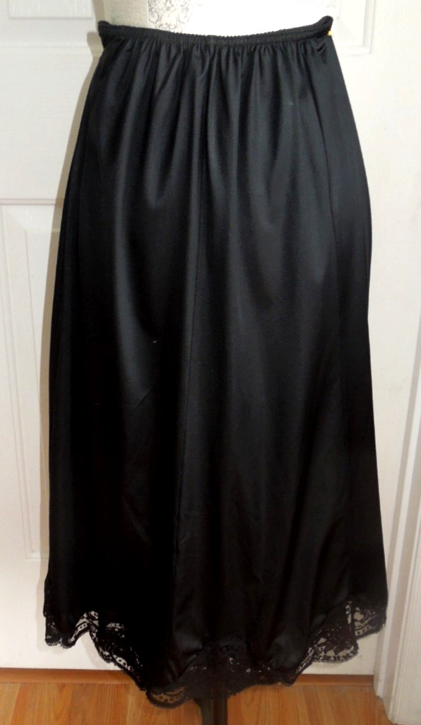 SOFT COMFY JET BLACK WONDER MAID NON CLING NYLON HALF SLIP w/LOTS LACE S