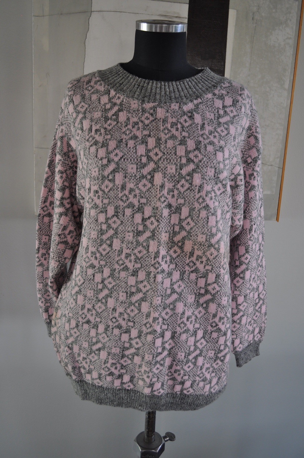 Vintage Sweater Pink & Gray Geometric 80’s T.Q Size Small 1980’s