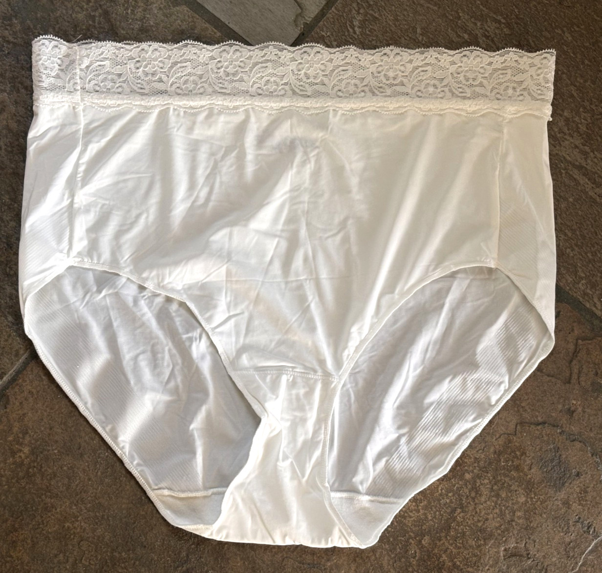 BALI Large Ivory/White Lace Waist Silky Smooth Brief Panties #V404 NWOT