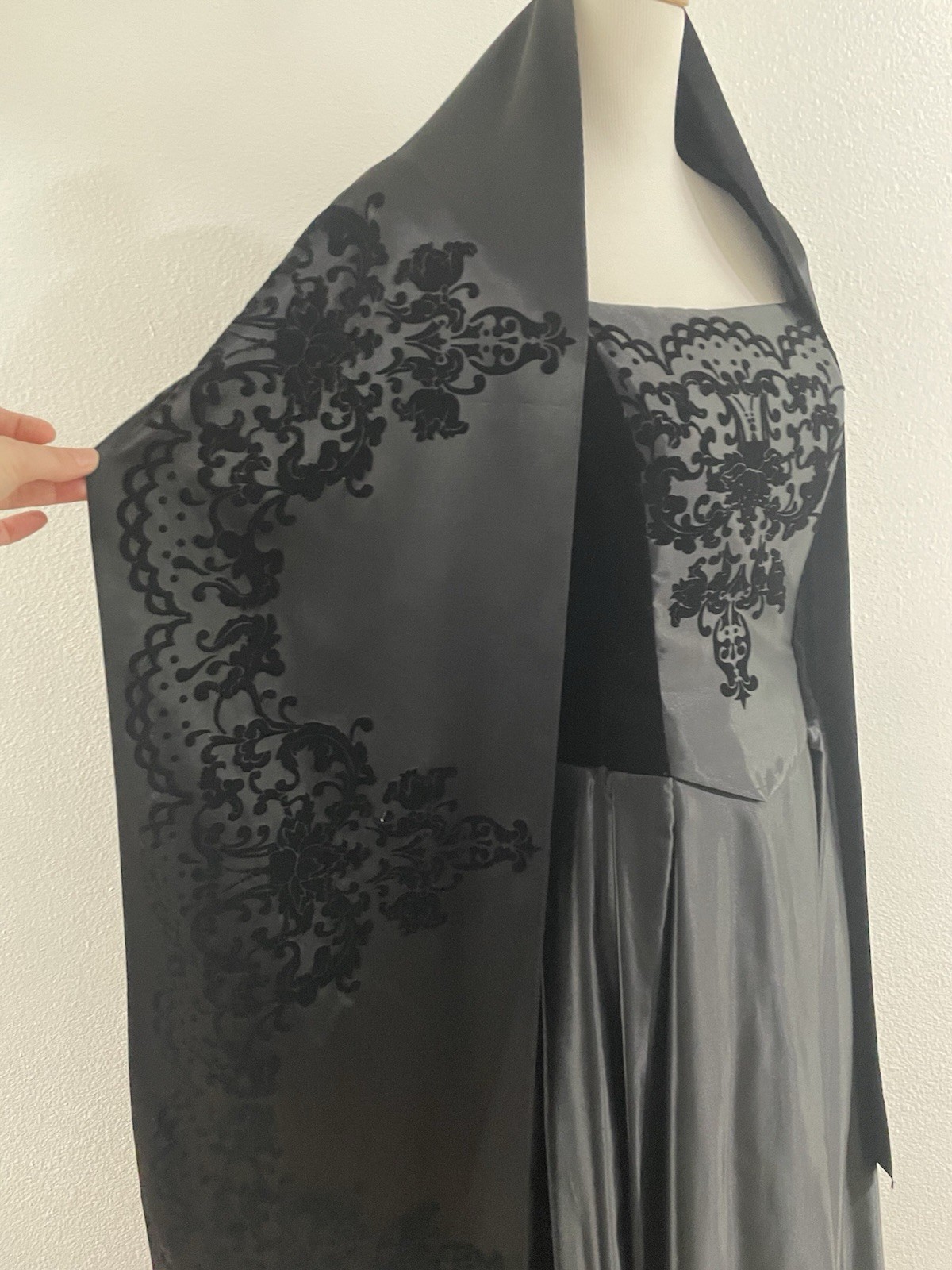 VTG 90s/Y2K Renaissance Style Satin/Velvet Black Maxi Dress Goth Prom Party Sm