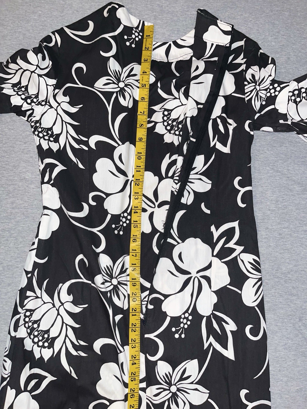 Vintage Hawaiian Maxi Hostess Dress Hibiscus Black White Mermaid Fishtail Hem