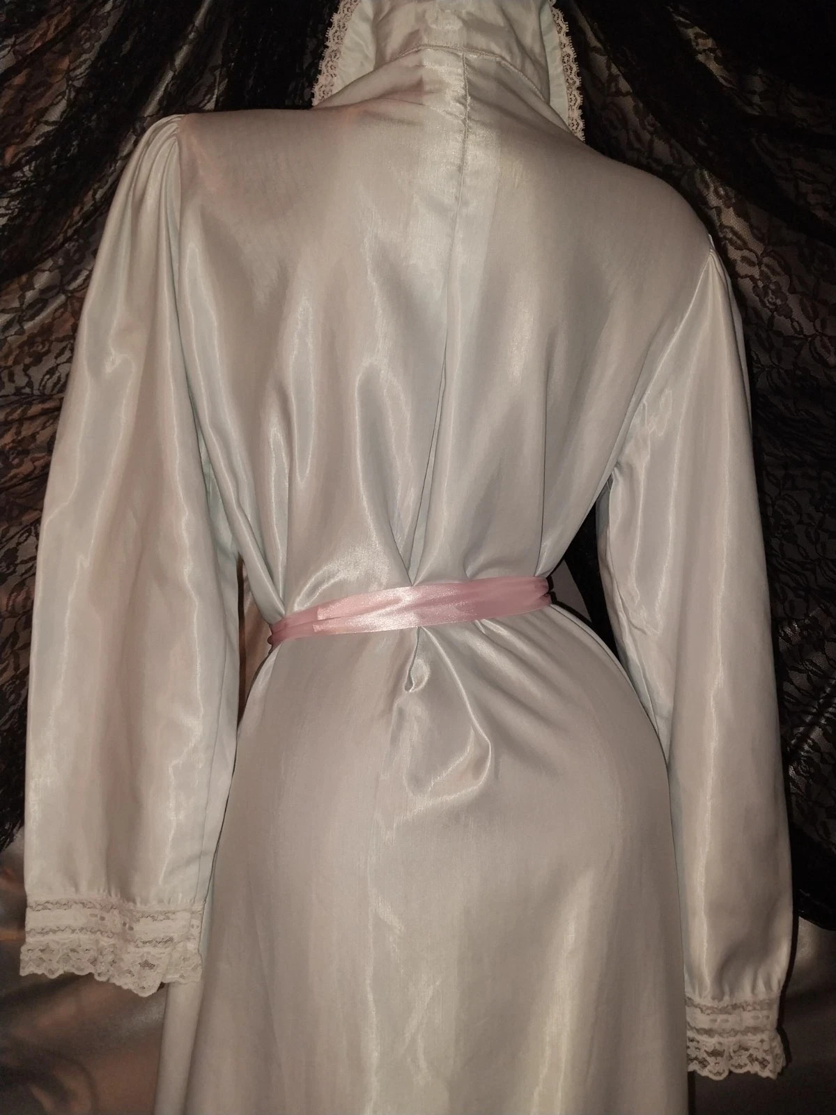 VTG SATIN Shiny pintuck Anastasia Coquette Cottagecore Nightgown Poets 40 42