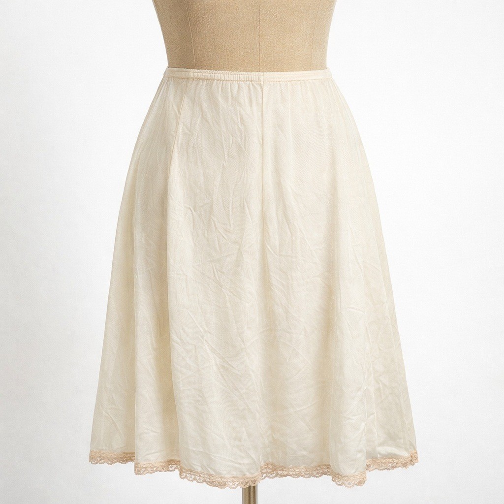 Vintage 80s Lace Trim Half Slip 26″ Skirt Size S Cream Ivory Elastic Waist Retro