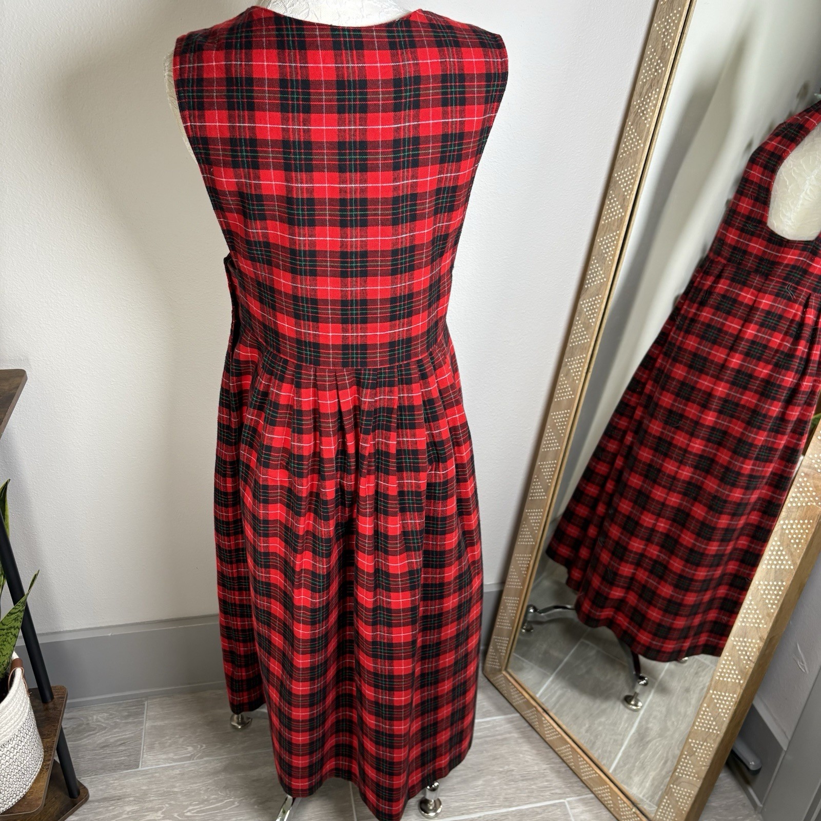 Portraits by Northern Isles Red Plaid Flannel Pleated Overall Dress Size 10