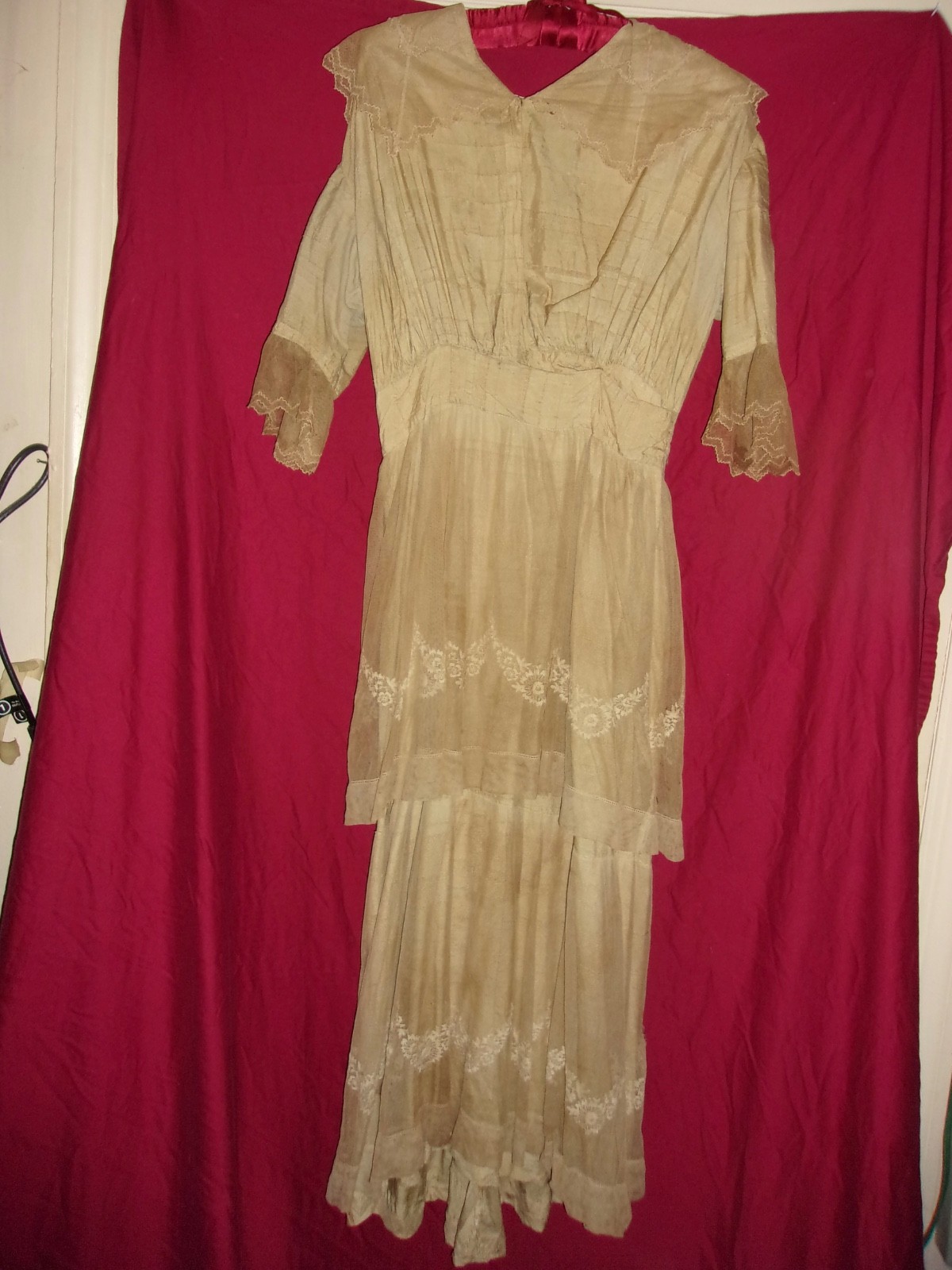 Antique Edwardian Dress/Gloves Tan Muslin Lace Overlay