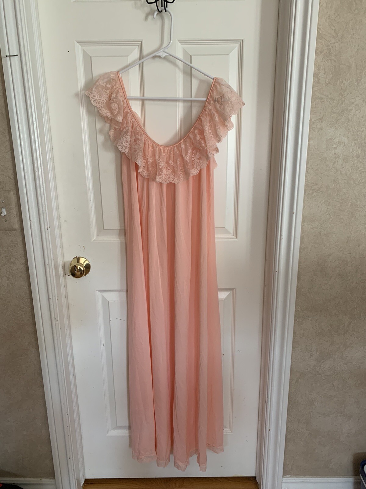 VTG Claire Sandra Lucie Ann Beverly Hills Nightgown Lace Nylon Sweep Petite