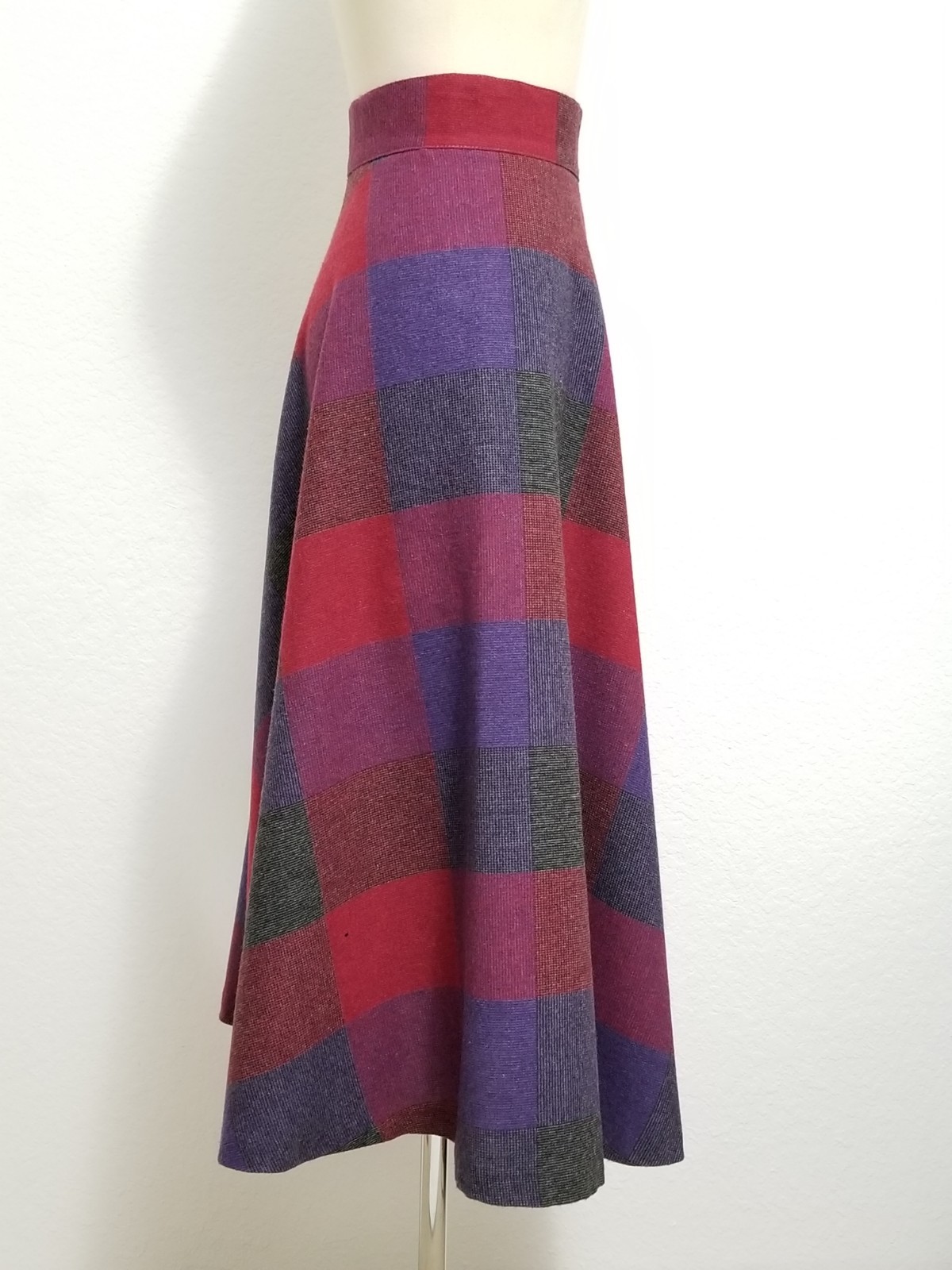 Vintage High-end Wool Blend Magenta Plaid Skirt w Matching Cape Poncho 2pc Set 3