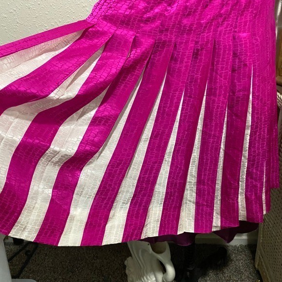 Vintage Pleated Silk Skirt Barbiecore feminine Women Size 12 Pink Cream Jacquard