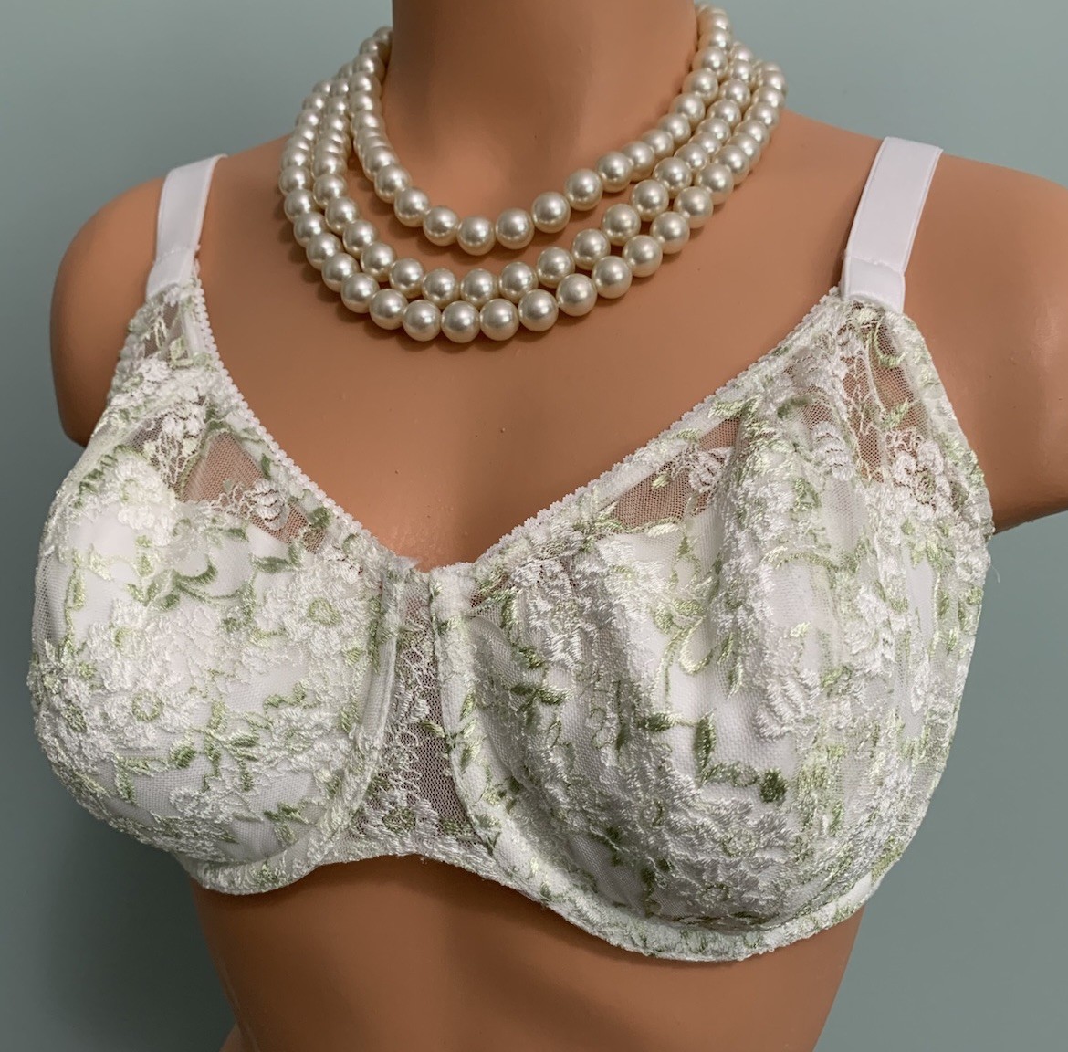 Vtg NWOT Olga Shiny Satin & Lace UW Bra 40C Embroidered lace