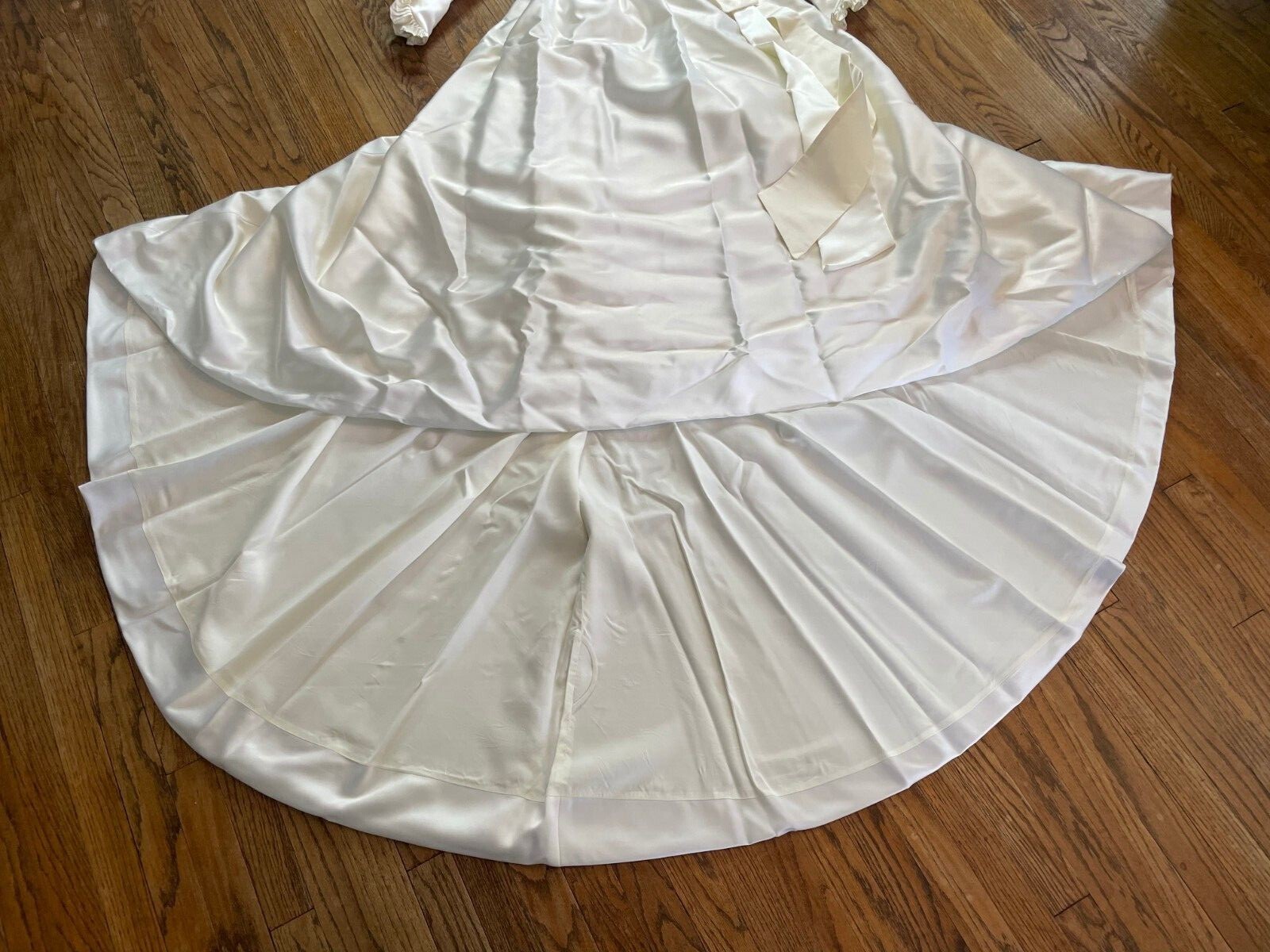 Vintage 70s 80s USA Michele Piccione Modest Ivory Victorian Ruffle Wedding Dress