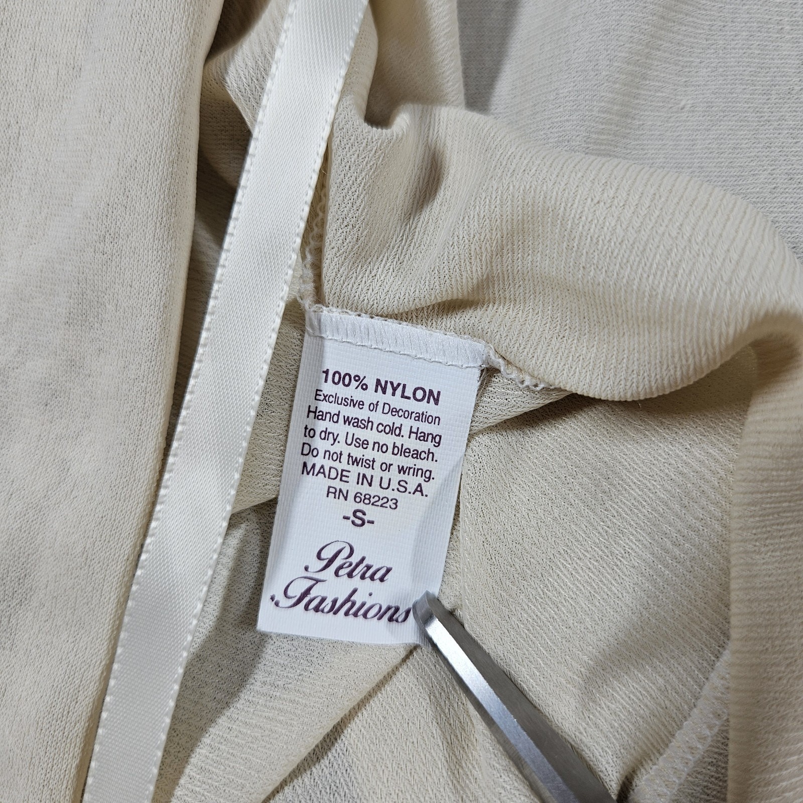 Vintage Short Robe Small Light Beige Dressing Gown Lace Petra Fashions Cottage