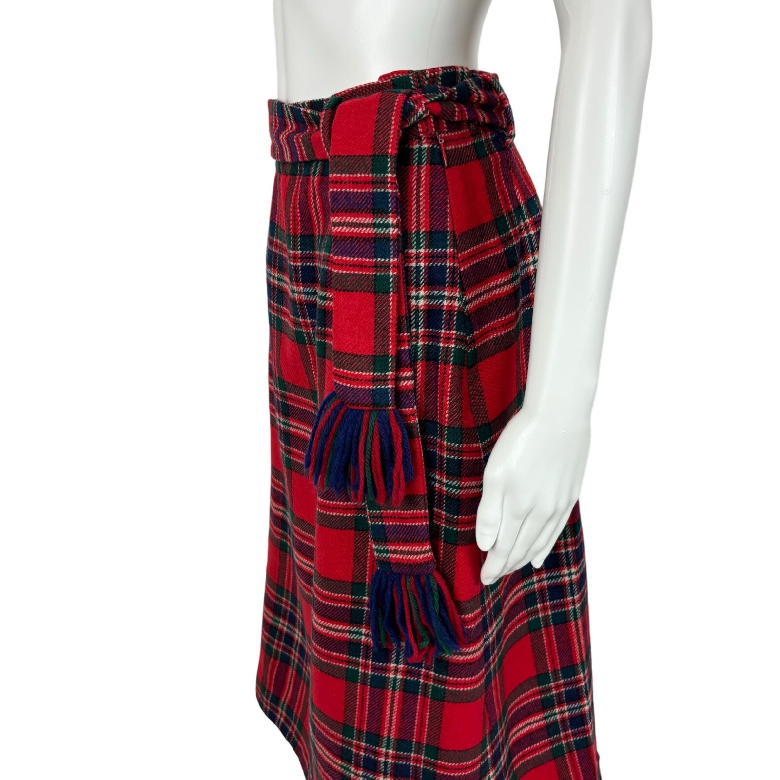 Vintage 70s Tartan Skirt Women’s XS Red Wool Plaid Fringe Belt Knee Length