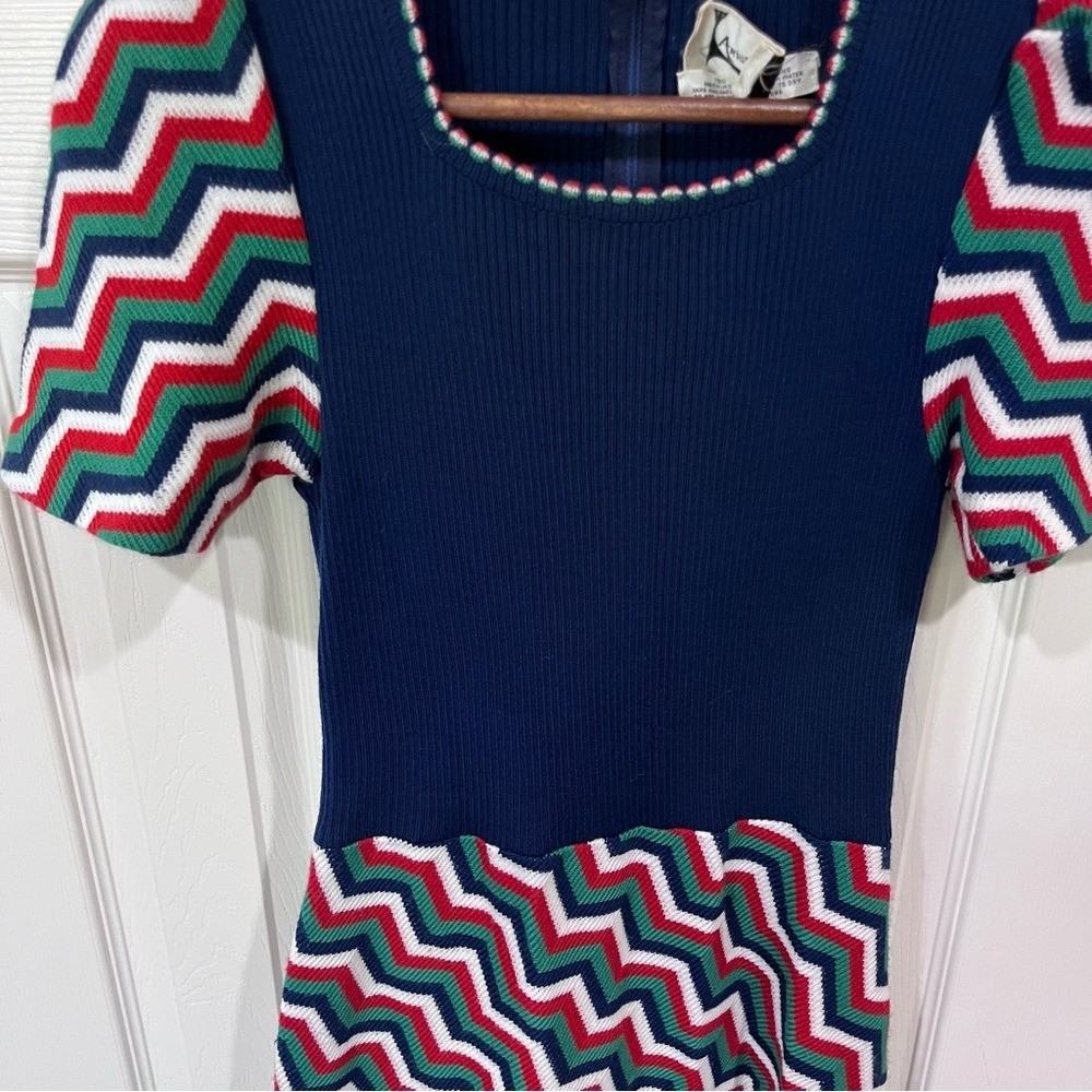 Vintage 1970s Aristo Kat Blue Multicolor Chevron Ribbed Knit Maxi Dress Size 12
