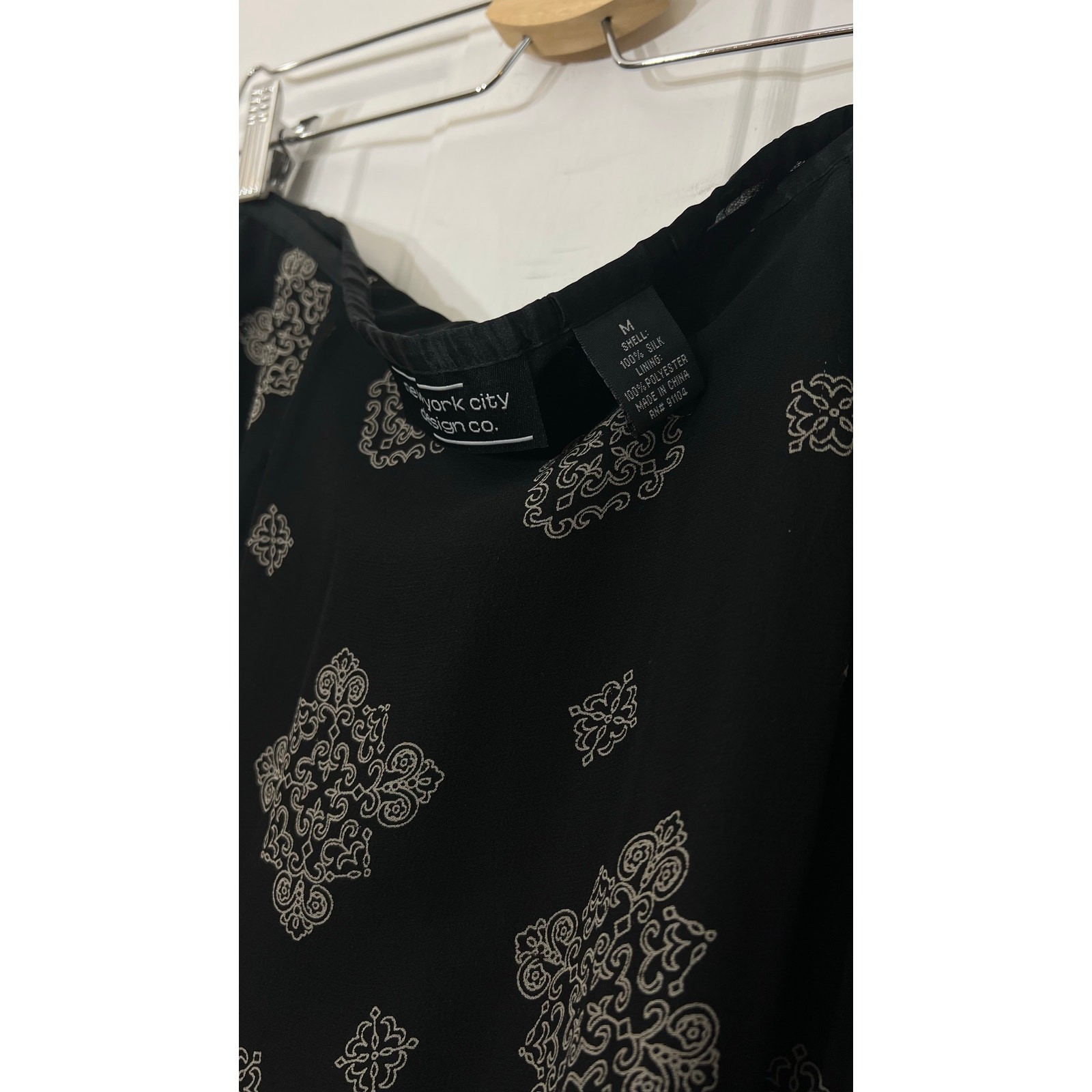 Vintage 90s New York City Design Co 100% Silk Skirt Black Geometric Womens M