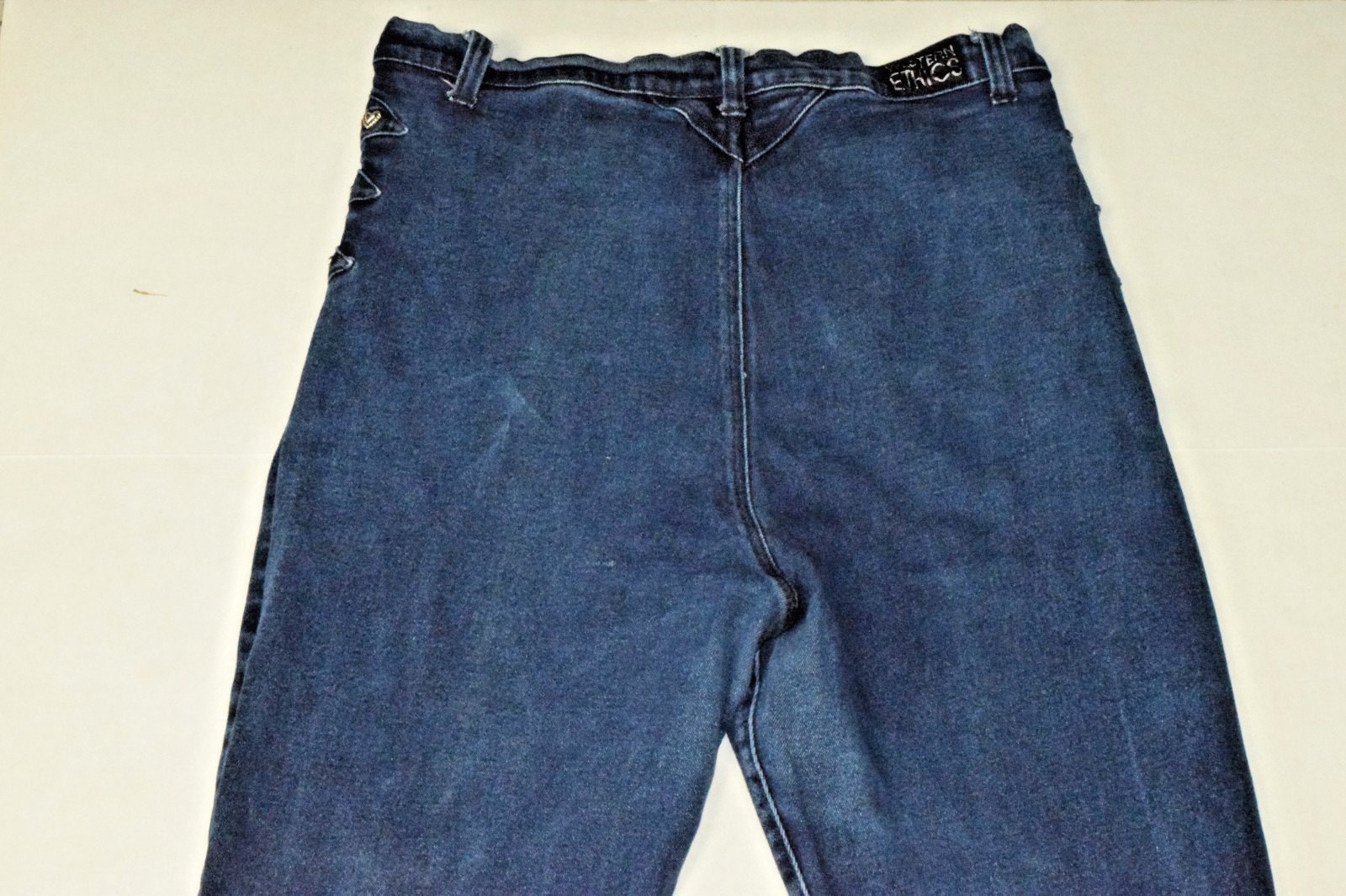 Vintage Jeans Western Ethics W32 L33 90s Blue Silver Heart Buttons High Waist