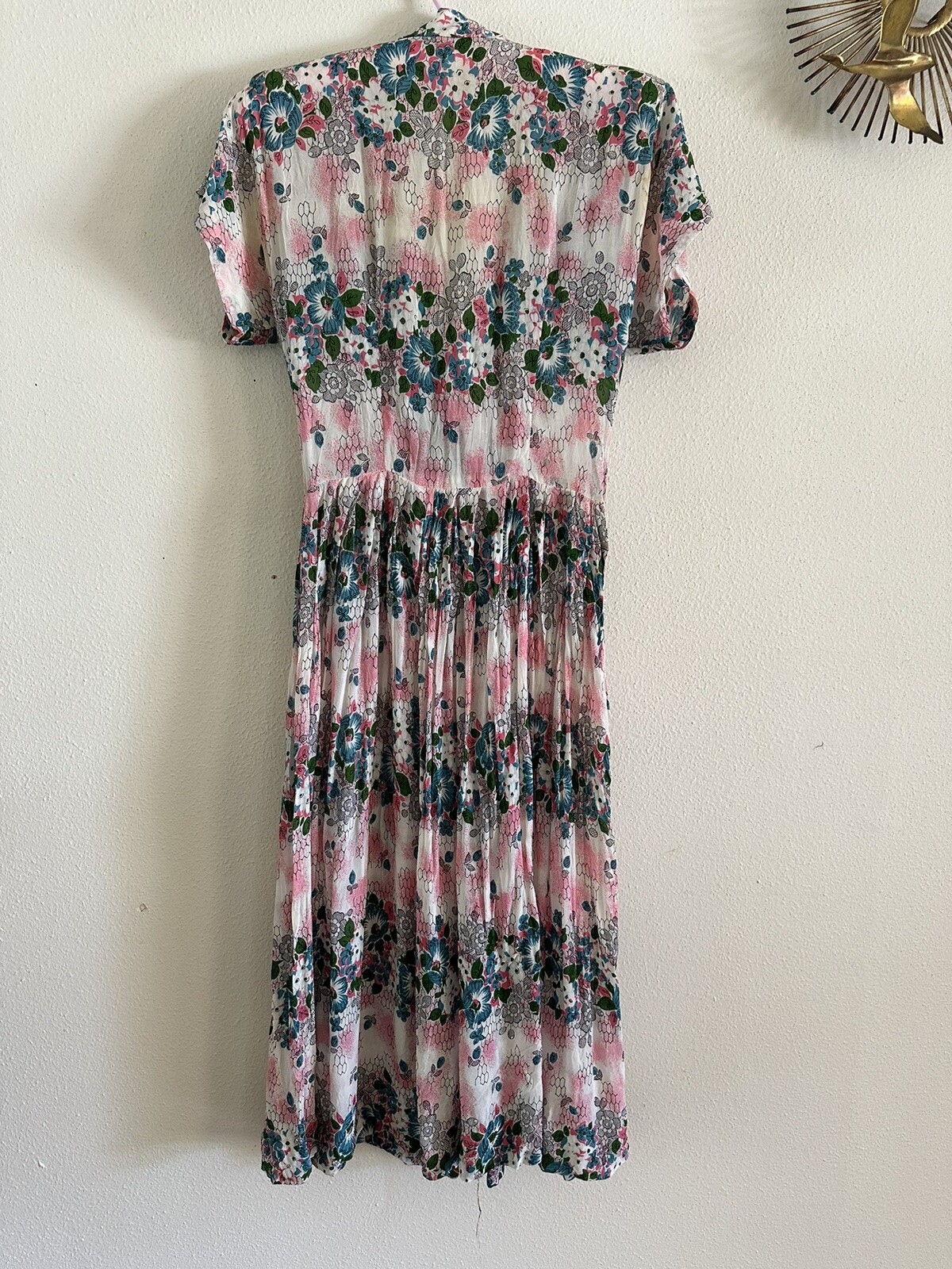 Vintage 1940s Floral Crepe Day Dress Big Collar Novelty Print Pink Blue Small