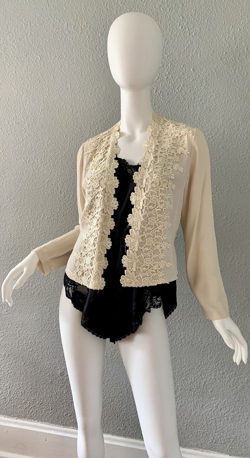 Vintage Beige Lace Cardigan Top