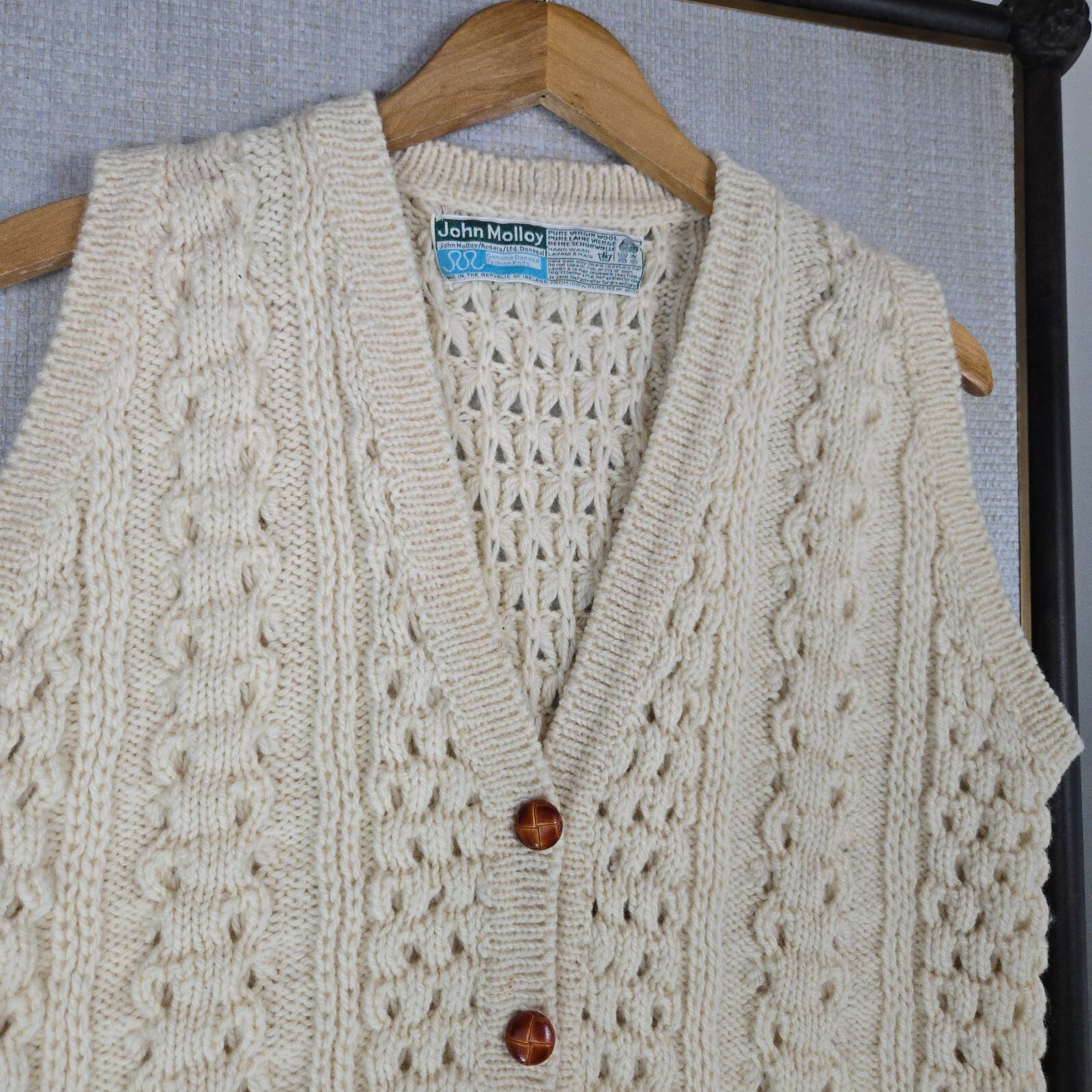 VTG JOHN MOLLOY Made in Ireland Aran Knit Womens Virgin Wool Sweater Vest Sz Med