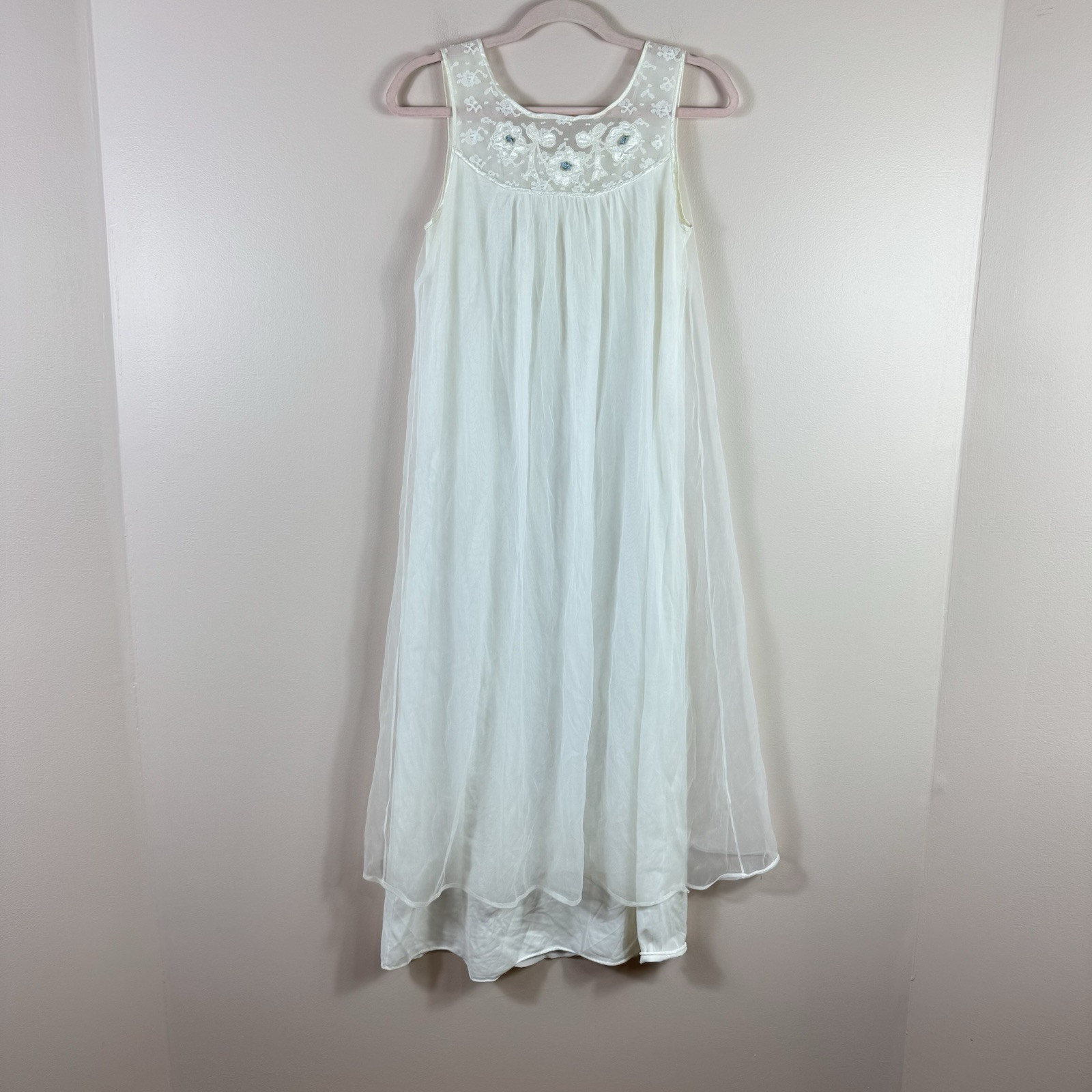 VINTAGE M ivory sleeveless satin and tulle floral lace embroidered nightgown