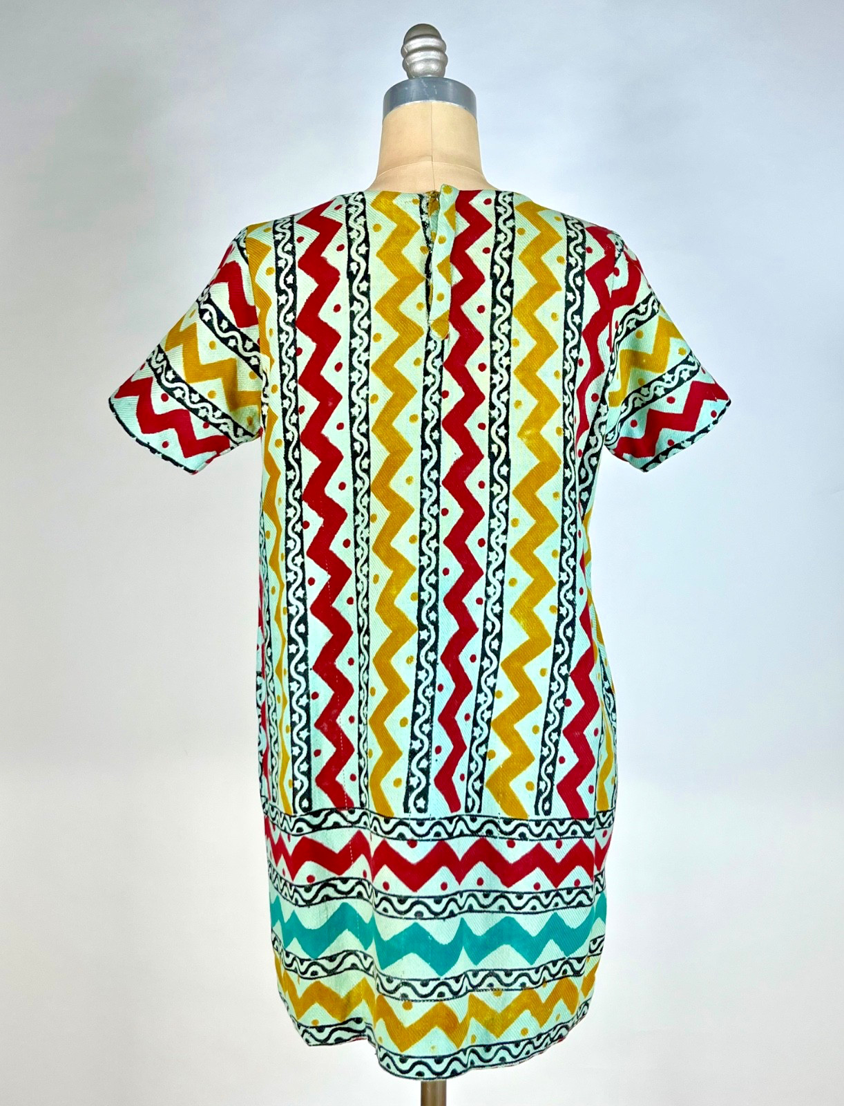 Vintage 1960’s TRUE HIPPIE cotton graphic print green shift mini dress India S/M