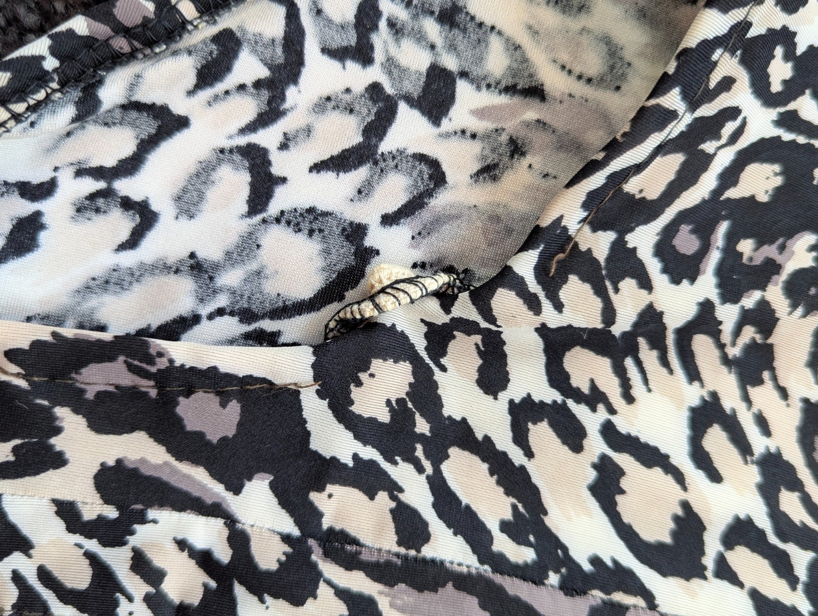 Vintage 1960s Peter Pan One Piece Leopard Animal Print Swimsuit 10/32 Cut Out
