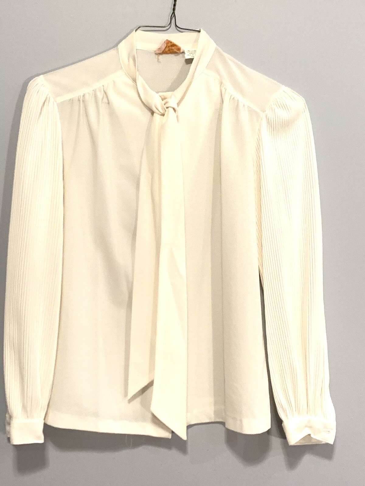 vintage 70s Knitmakers 12 Runs Small Cream blouse button Up long sleeve Tie Neck