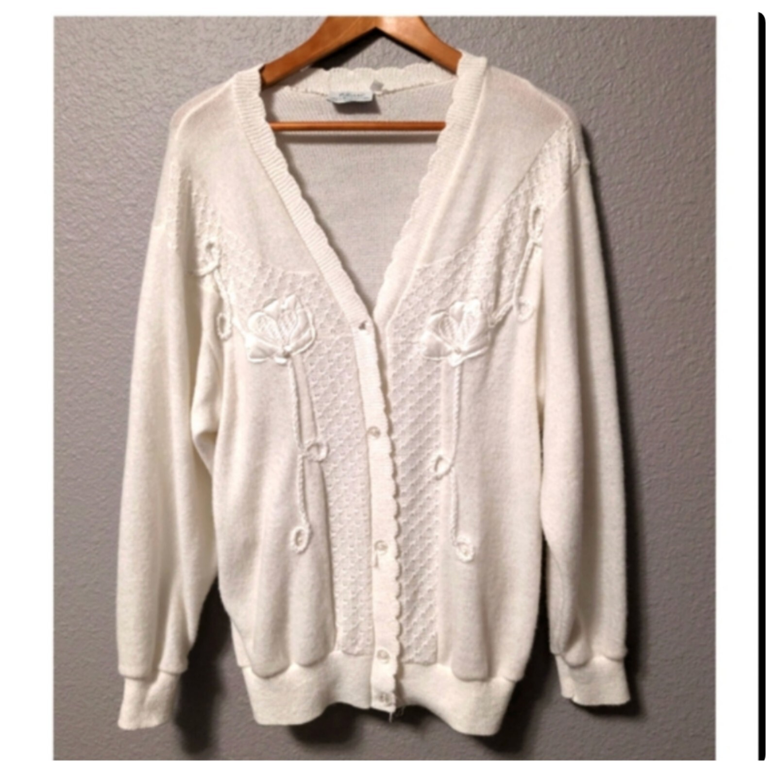 VTG Classic Knitwear White Sweater with Pearls Embroidered Embellishment 14/16