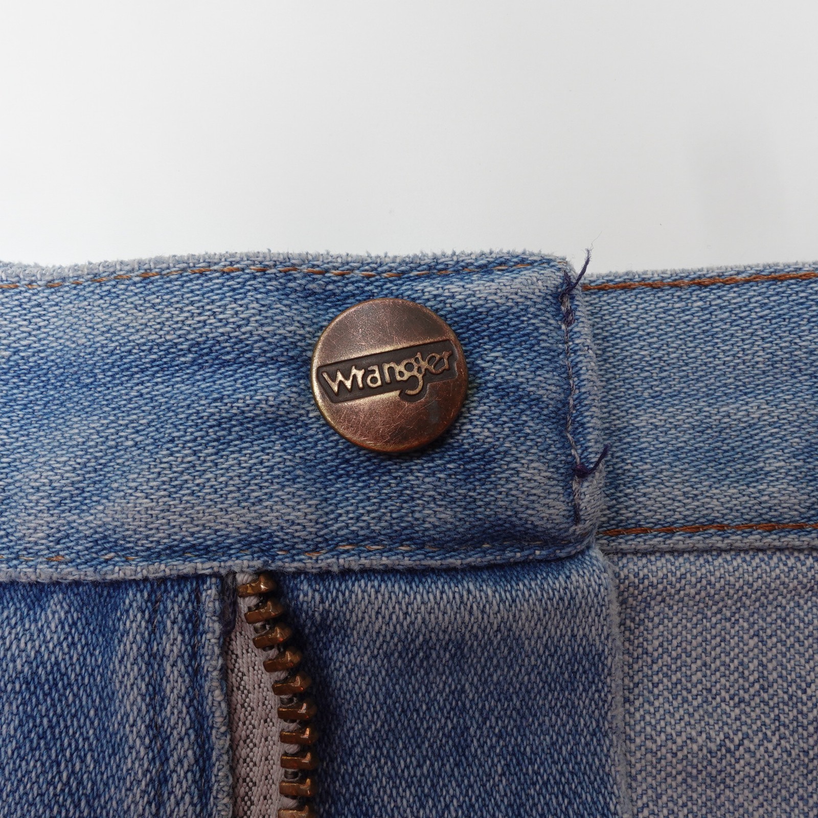 Vintage 70s Wrangler No Fault Denim Jean Shorts Made in USA Size 30 4″ Inseam