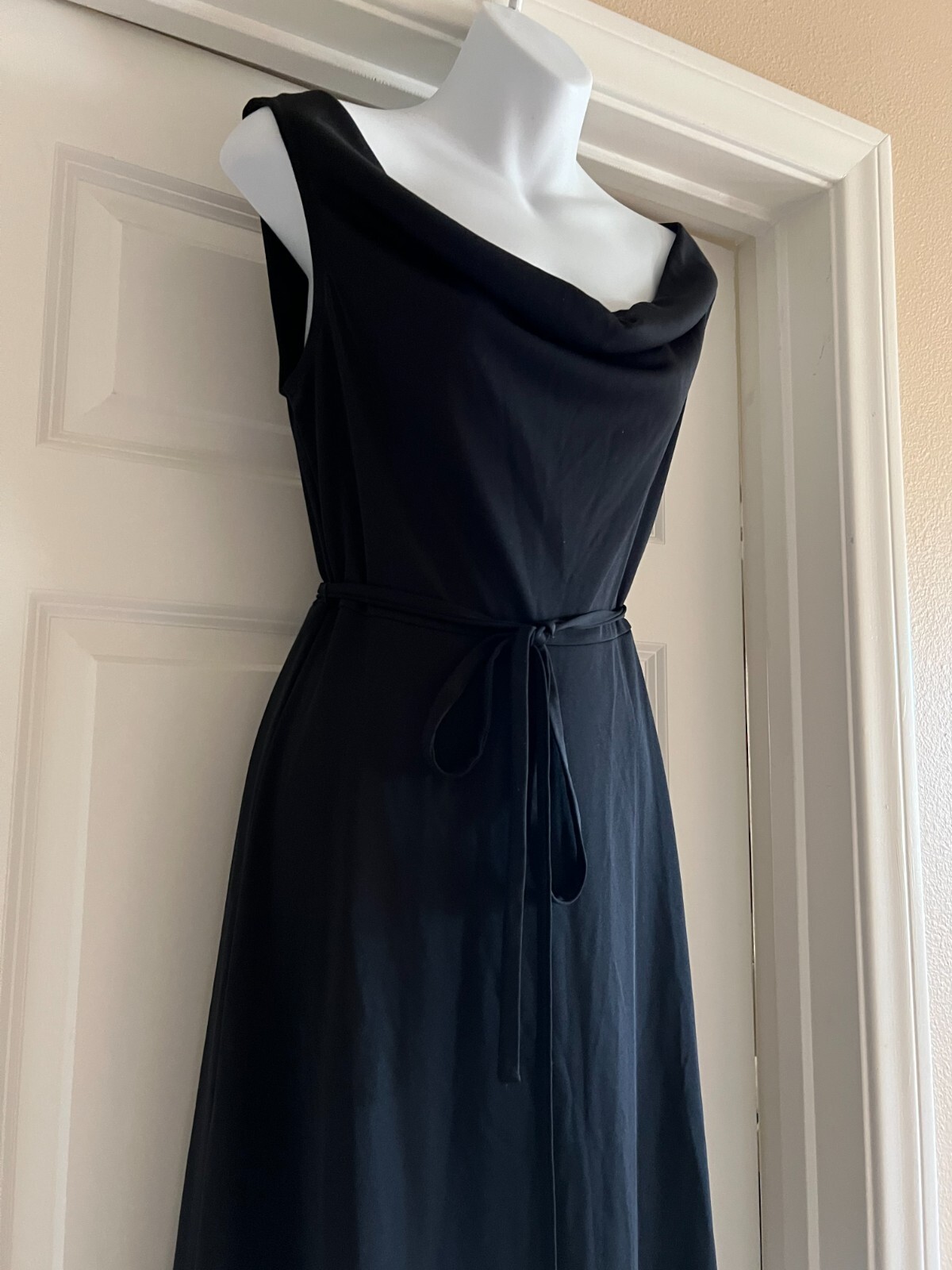 EXPRESS BLACK SLEEVELESS SIMPLE ELEGANT DRESS COWL NECK SZ 9/10 GORGEOS NEW