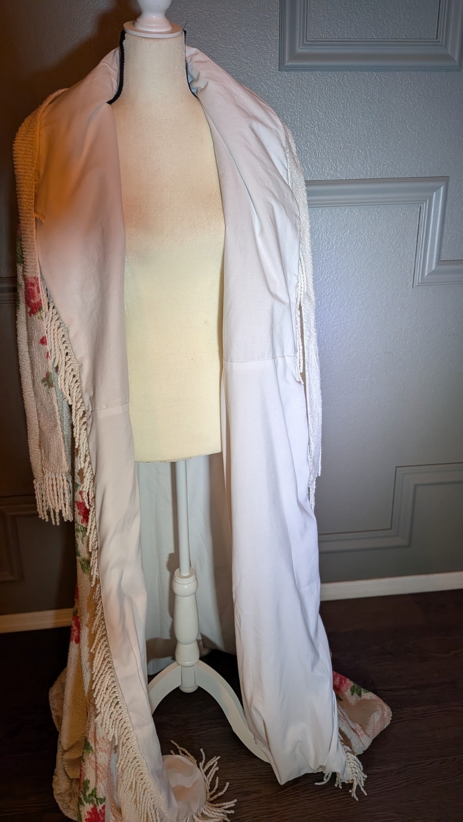 Vintage Chenille Bath Robe Long Housecoat Dressing Gown Glamorous 40s 50s