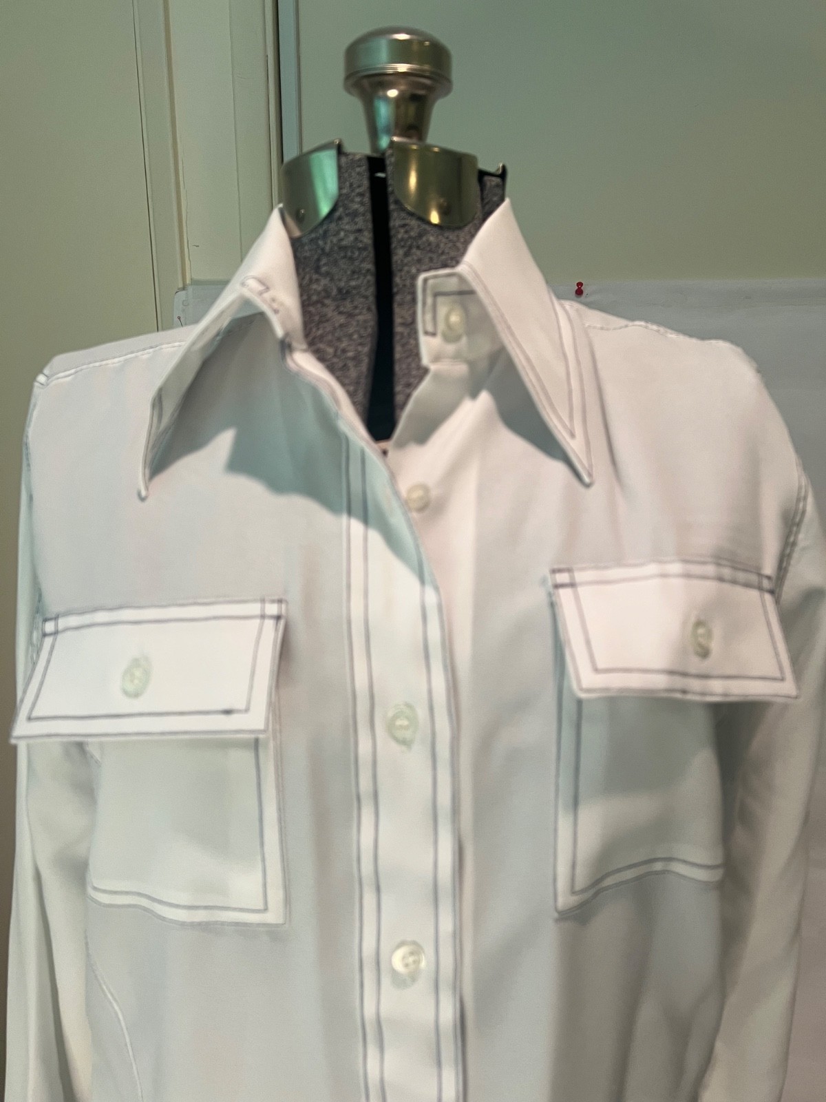 Vintage Women’s BIG COLLAR White Poly Flap Pocket Retro Mod Shirt S Free Ship