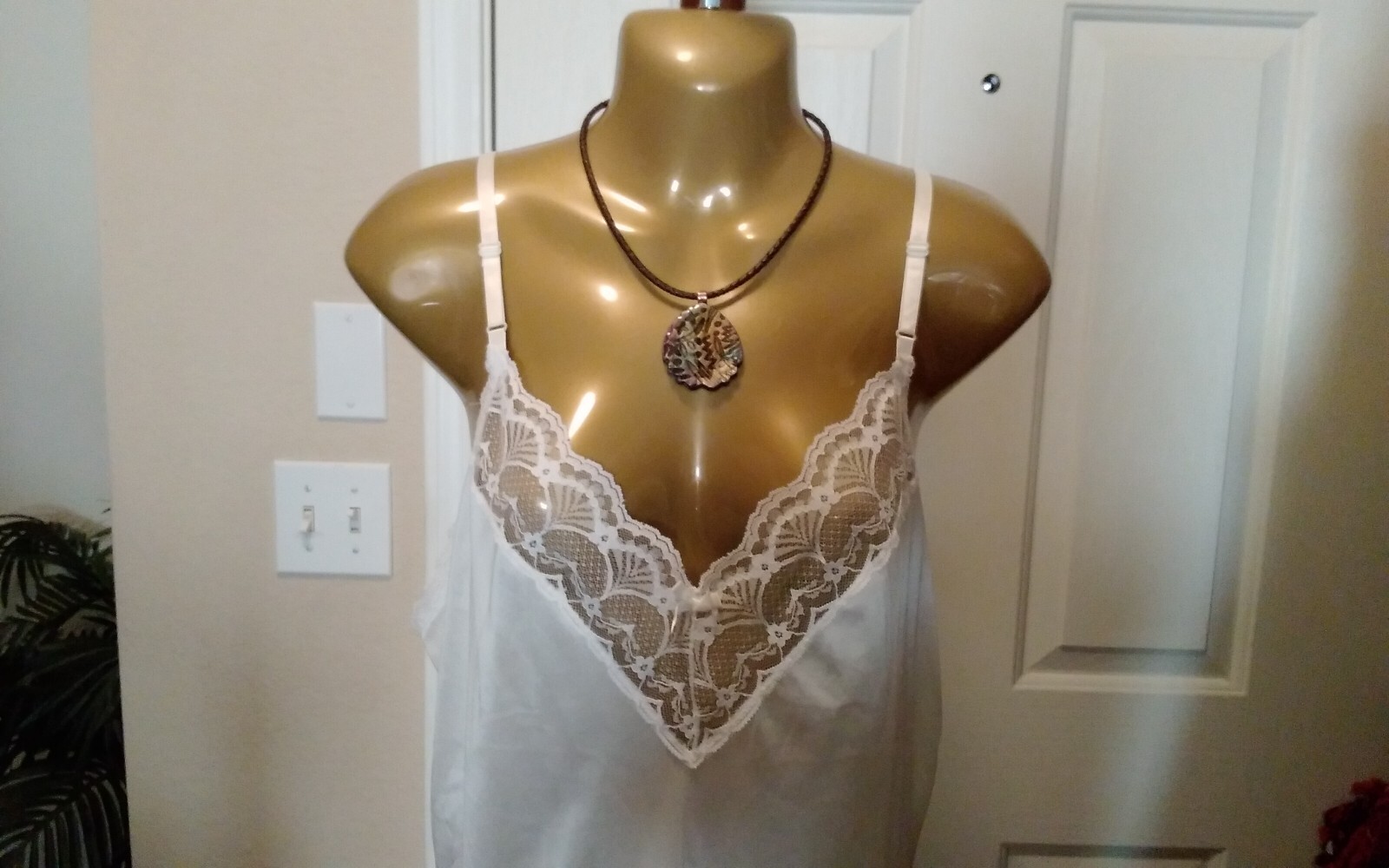 Full Slip BONNE NUIT Vintage White SZ Med Made in USA Lace Trim