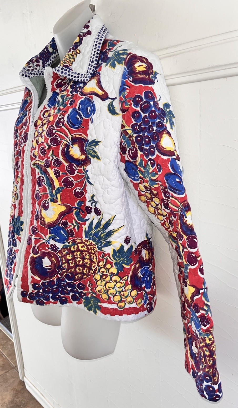 Vintage MARKET STREET QUILTS Karen Carns Handmade Fruit Quilt Bomber Jacket S/M