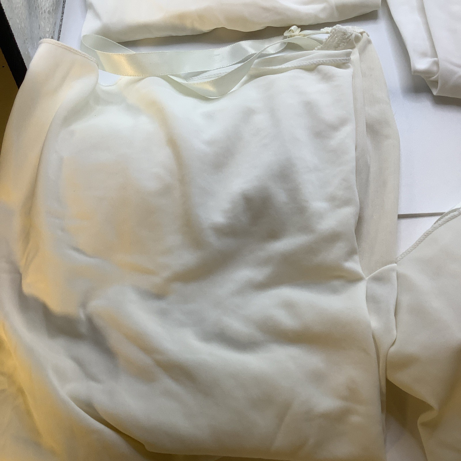 Lot Of 4 Vintage Shadow Line Camisole/3 Ivory, 1 White Sz 40