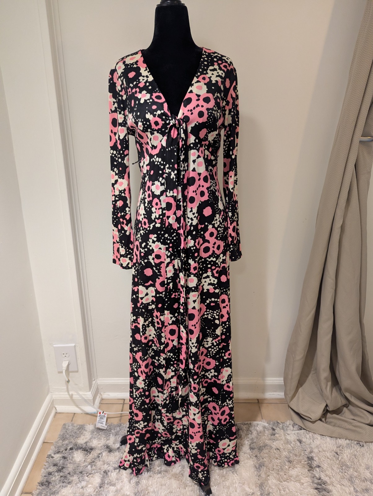 Vintage 1970s Handmade Black Pink White Floral Daisy Dress Maxi Longsleeve Small