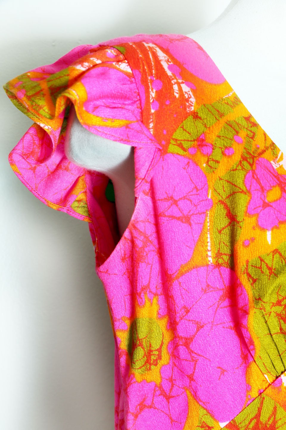 1960’s Fumi’s Hawaiian Dress Hot Pink Floral MOD Honolulu Long maxi vintage