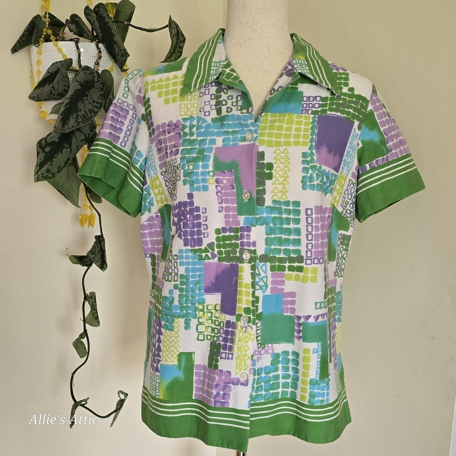 70s Vtg Button Short Sleeve Polyester Geometric Green Purple Dagger Collar Shirt