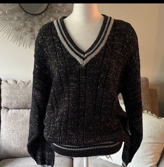 Bramble Lane Vintage 1980’s Black and Silver V-Neck Women’s Sweater LARGE NWT