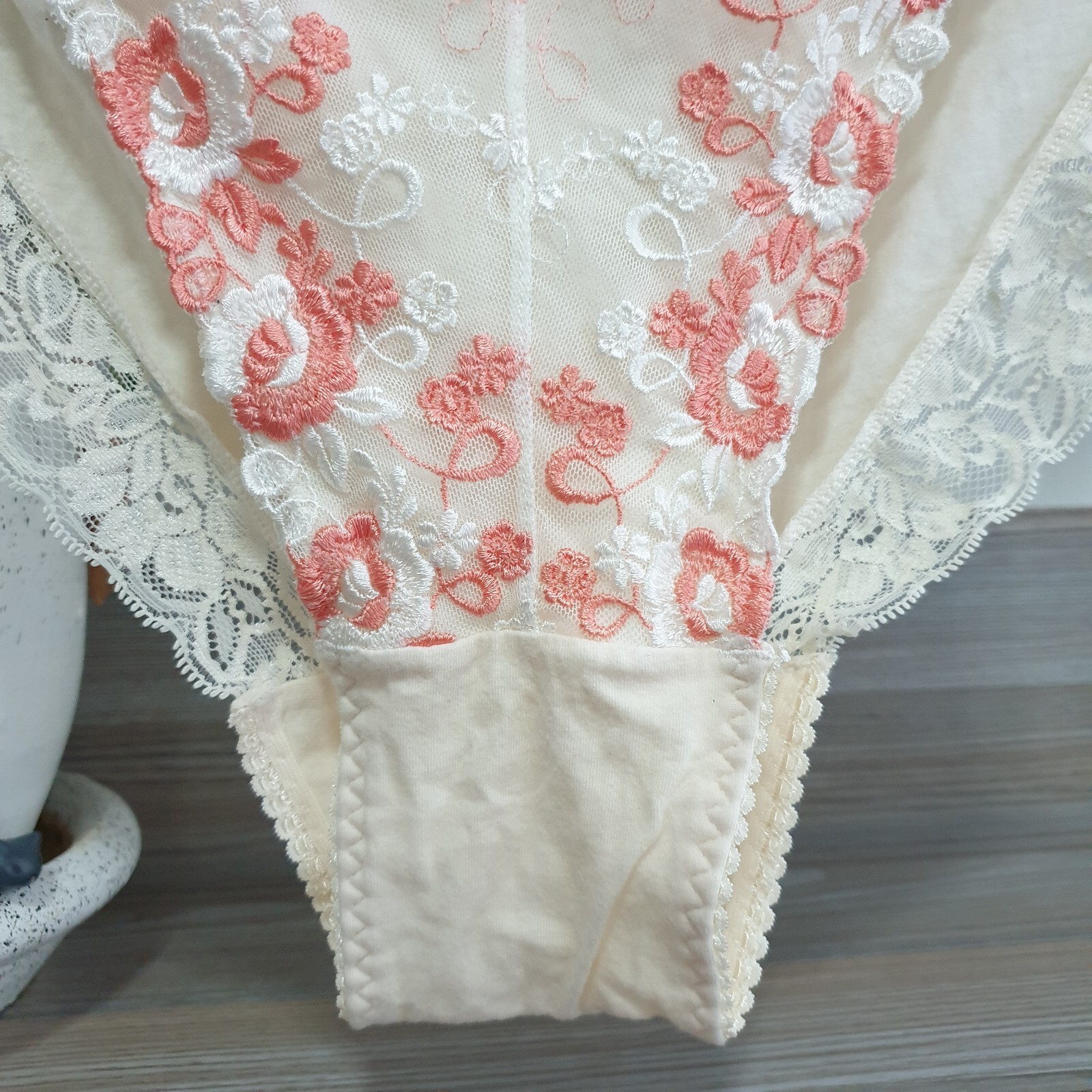 Vintage Ivory Cotton Panty Sissy Floral Nylon Lace Brief Size 9-10 Hip 44-47″