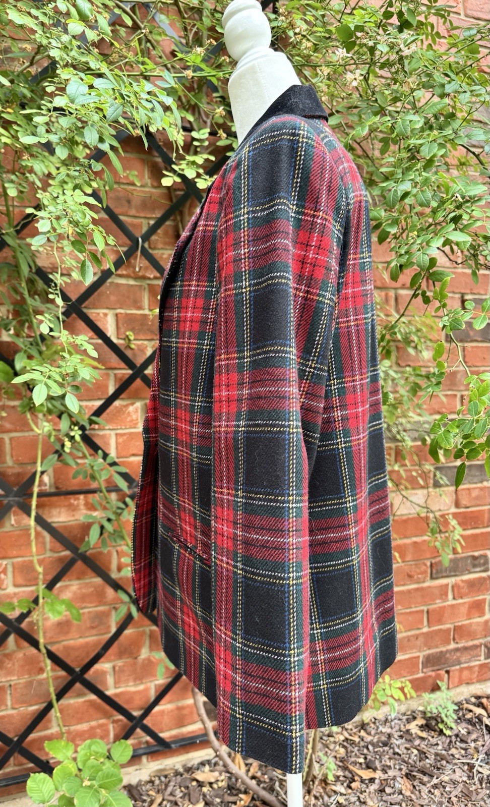 Festive Vintage 1980s Plaid Wool Blend Oversized Blazer W/ Velvet Collar 12P