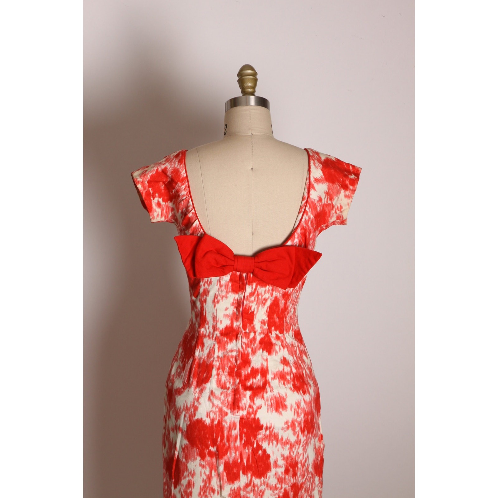 1950s Coral Red Orange Pink White Abstract Short Sleeve Wiggle Dress
